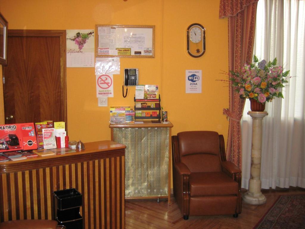 Hostal La Selecta Madri Exterior foto